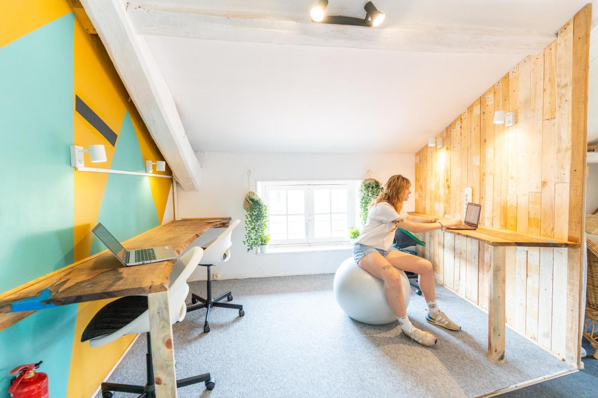 Surf Hostel Биарриц Экстерьер фото